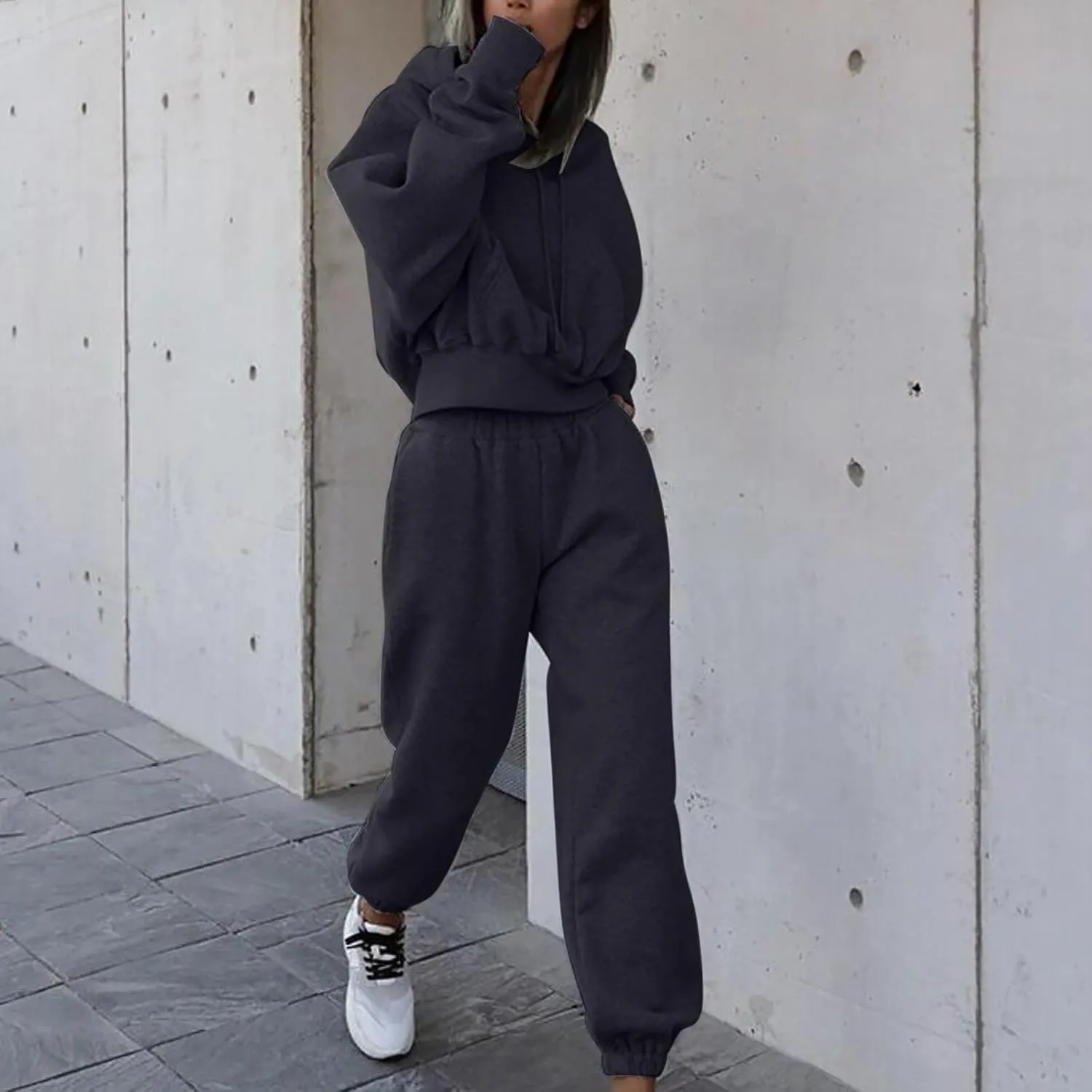 Cropped Hoodies and Jogger Pants Set Women 2 Piece Fleece Lined Fall Outfits Trendy Tracksuits Comfy Sweatsuits